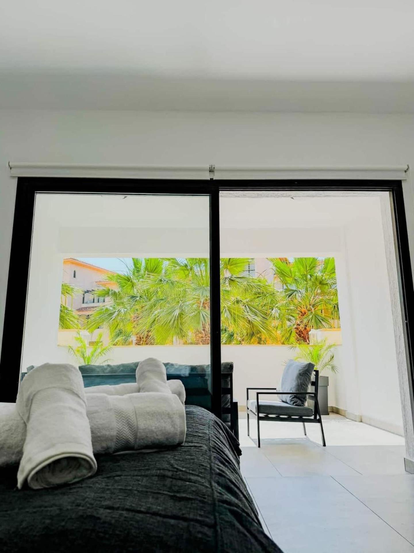 Paphos Queens Gardens Paradise Vip, Pool, Mall, Sea מראה חיצוני תמונה