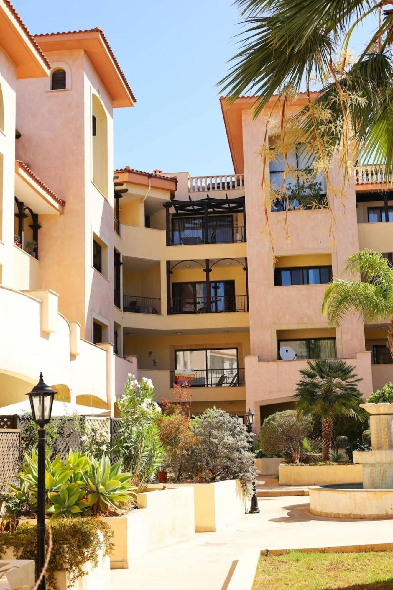 Paphos Queens Gardens Paradise Vip, Pool, Mall, Sea מראה חיצוני תמונה