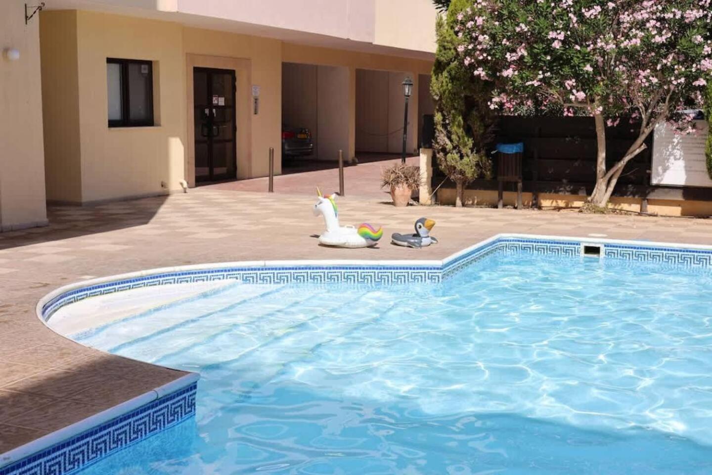 Paphos Queens Gardens Paradise Vip, Pool, Mall, Sea מראה חיצוני תמונה