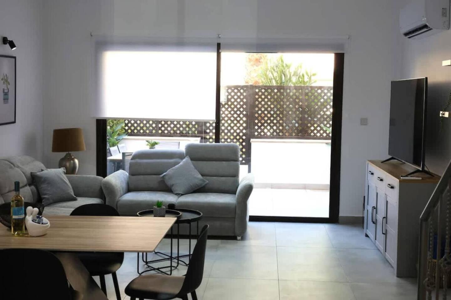 Paphos Queens Gardens Paradise Vip, Pool, Mall, Sea מראה חיצוני תמונה